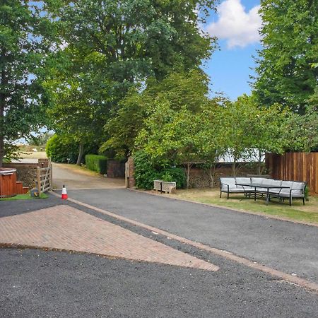 The Roost Group - The Coach House - Hot Tub Villa Gravesend Camera foto