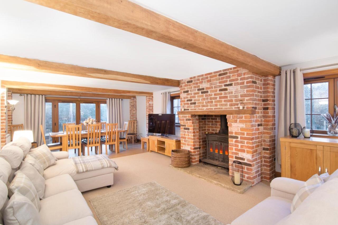The Roost Group - The Coach House - Hot Tub Villa Gravesend Esterno foto