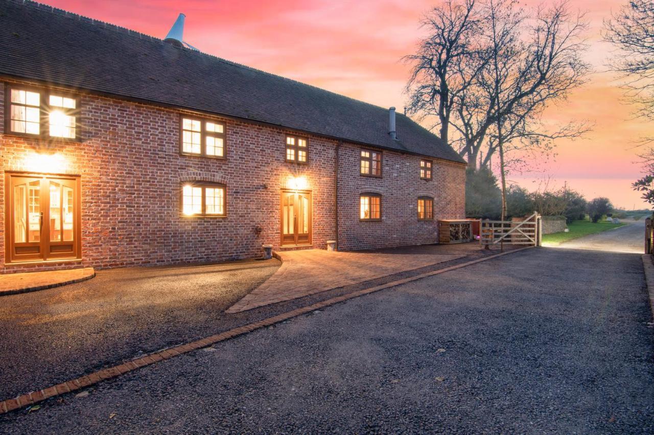 The Roost Group - The Coach House - Hot Tub Villa Gravesend Esterno foto