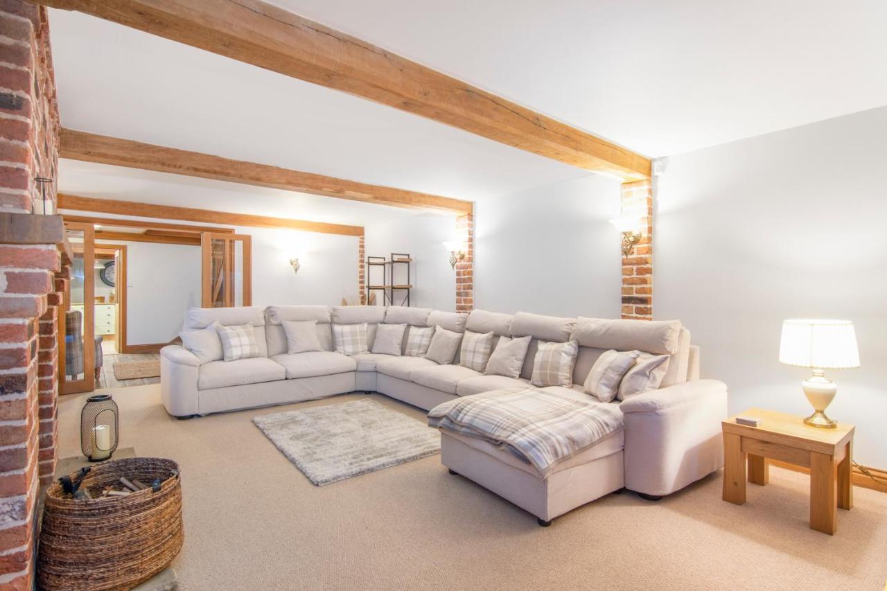 The Roost Group - The Coach House - Hot Tub Villa Gravesend Esterno foto