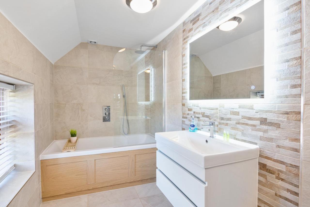 The Roost Group - The Coach House - Hot Tub Villa Gravesend Esterno foto